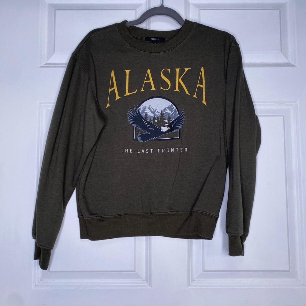 Forever 21 ALASKA The Last Frontier Olive Green Crewneck Sweatshirt